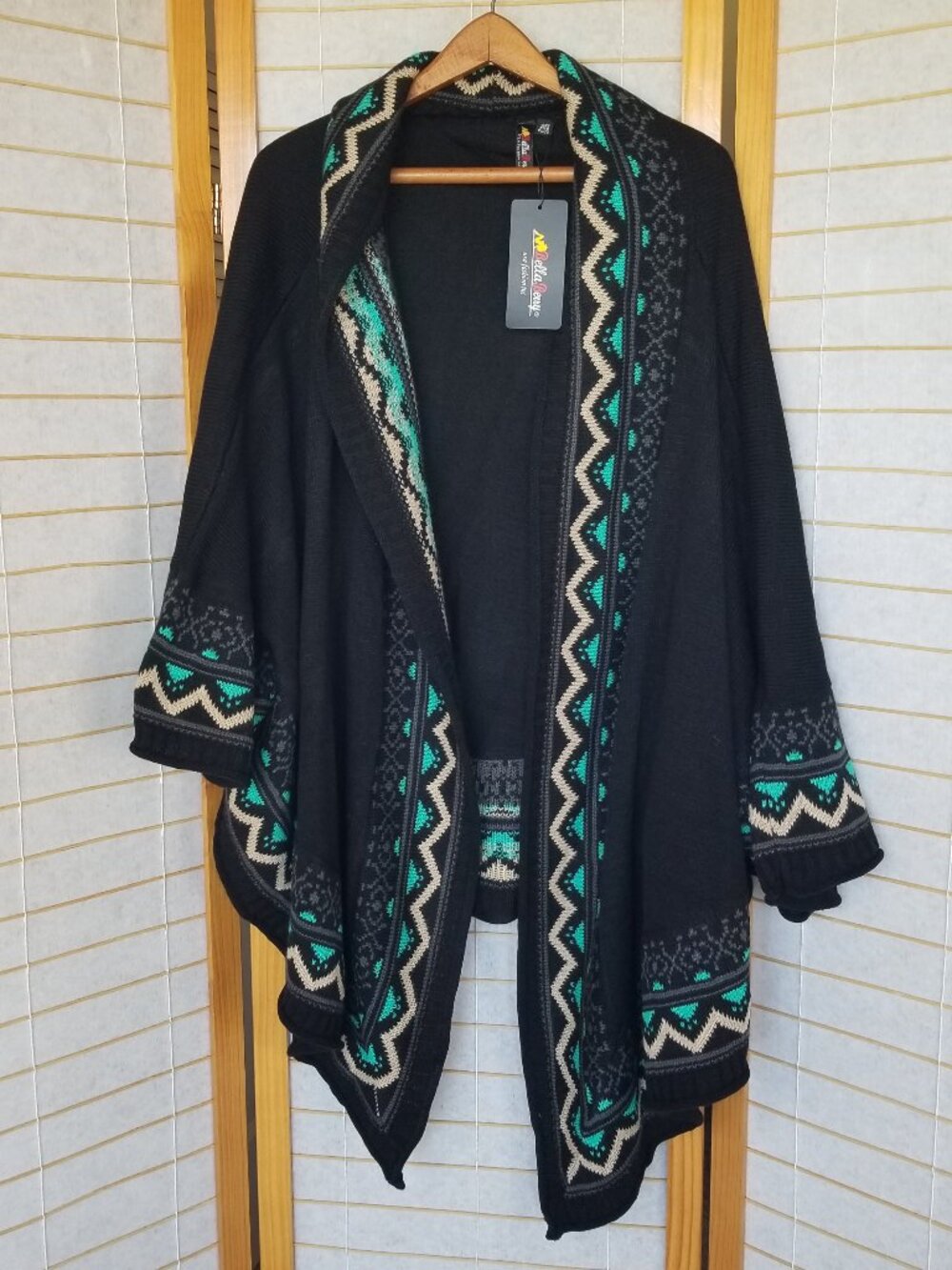 NEW Black Poncho Cardigan Geo Trim One Size Plus Bella Berry NWT